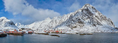 冬季雪山海水雪景