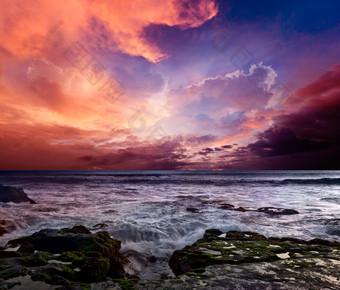 夕阳<strong>海浪</strong>海滩摄影图片