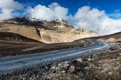 山峰山脉蓝天白云公路自然景观