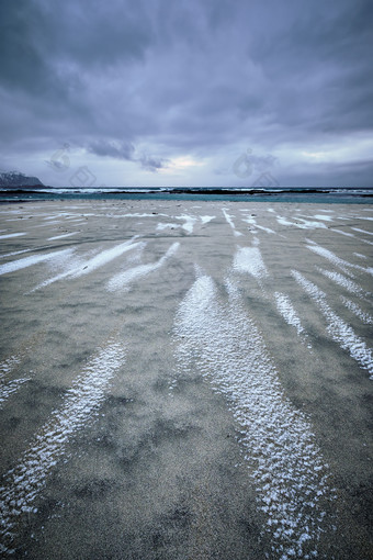 海滩<strong>沙滩</strong>卵石雪山天空