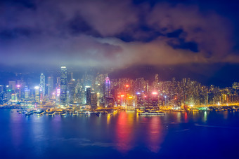 在香港维多利亚港口蓝色的
