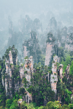 山峰薄暮摄影图片