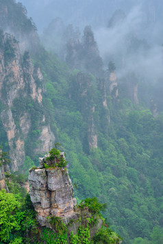 植被山峰风景摄影图片