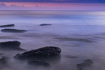 唯美蓝紫色海洋风景摄影图图片下载