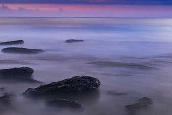 唯美蓝紫色海洋风景摄影图