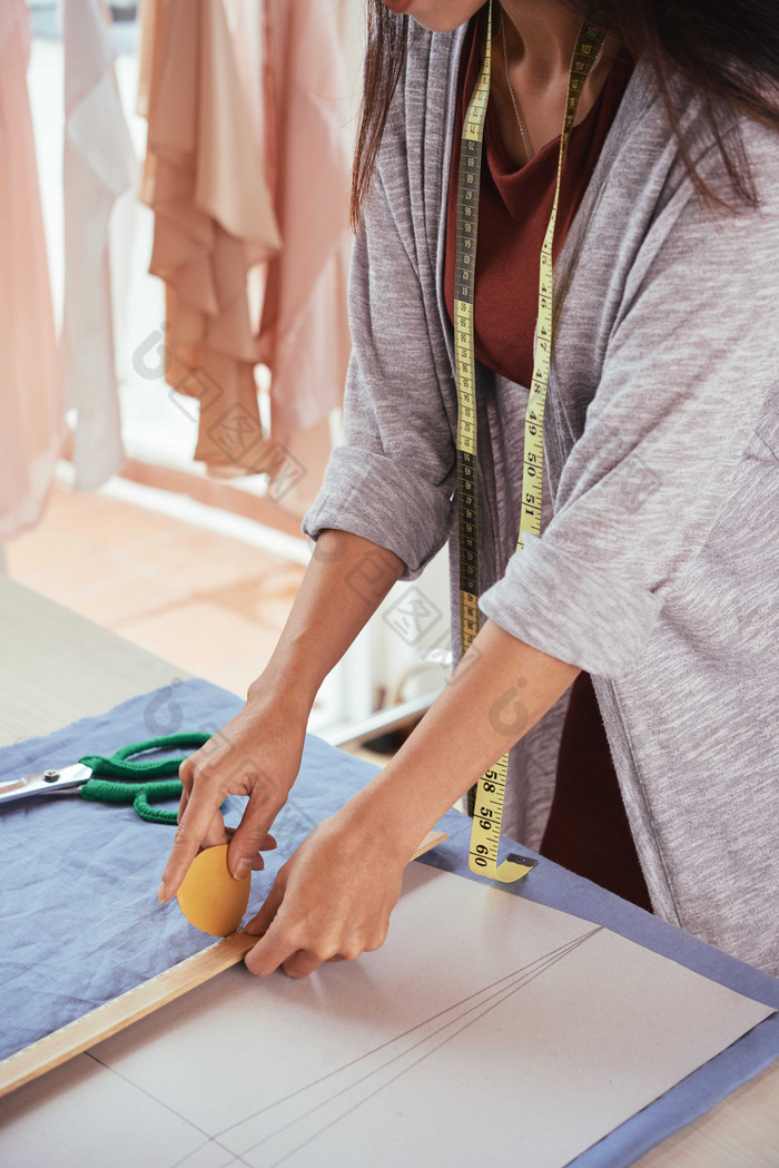 风做衣服的裁缝