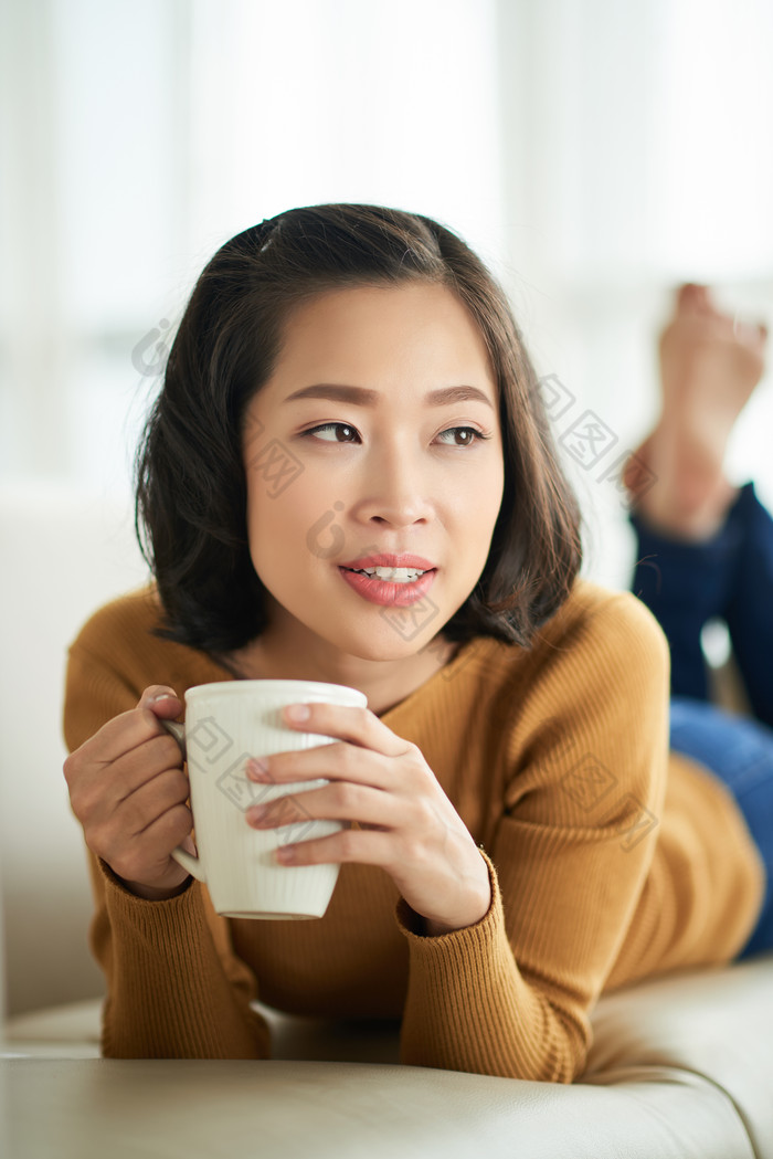 女人回家休闲越南