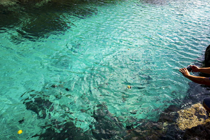 海大海清澈蓝色海水