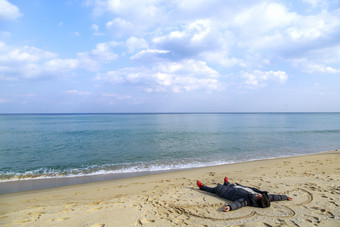 海岛<strong>沙滩</strong>上躺在沙子上