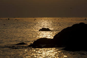 海平面落日夕阳余晖海岛