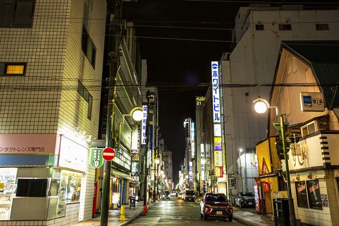 日本小街道车水马龙