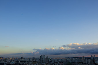 蓝色大气天空城市建筑群