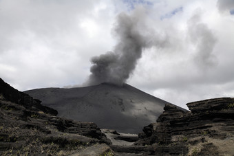 火山山峰摄影风景插图