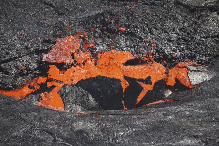 熔浆火成岩摄影插图