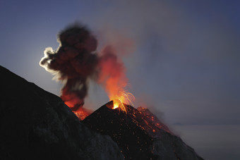 火山喷发熔浆岩浆摄影插图