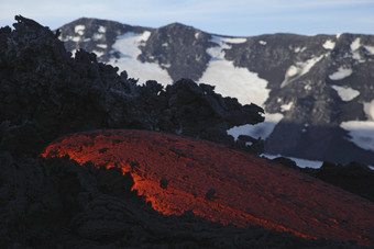 <strong>火山</strong>浆流<strong>岩浆</strong>摄影插图