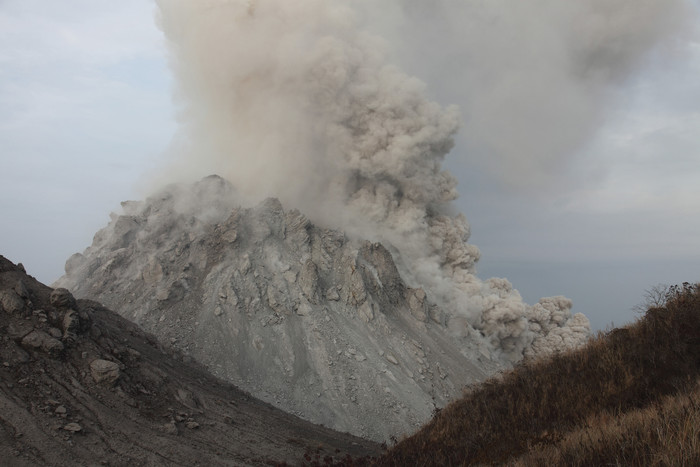 火山爆发风景摄影图