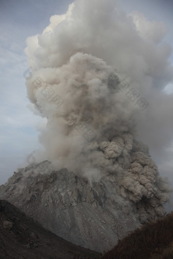 火山迸发摄影插图