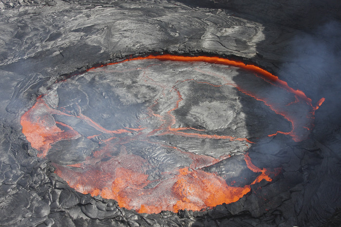 火山熔岩岩浆摄影插图