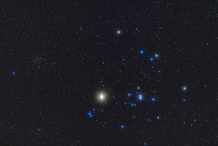 黑夜里明亮的星星