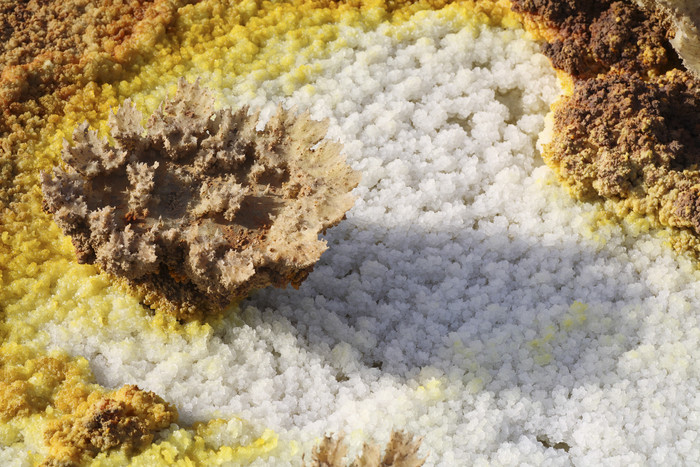 火山矿物结晶摄影插图
