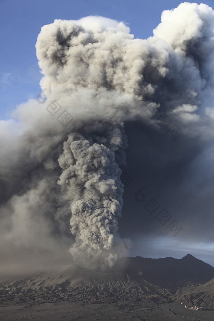 火山烟雾烟尘摄影图