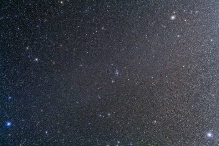 户外夜空天体摄影图