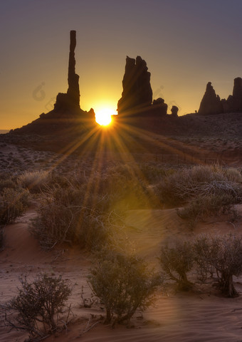 荒漠日出风景摄影插图