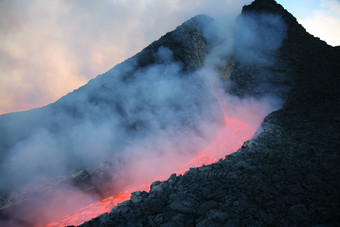 火山峡谷熔浆插图