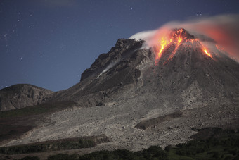 <strong>火山</strong>喷发<strong>熔岩</strong>摄影插图