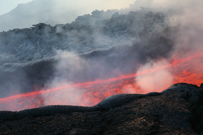 火山峡谷熔浆摄影插图