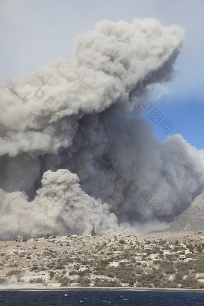 火山喷发城镇摄影插图