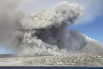 火山灰尘摄影插图
