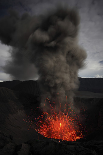 火山灾难喷发熔浆插图