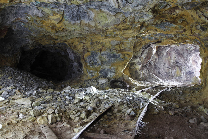 采石场隧道摄影图
