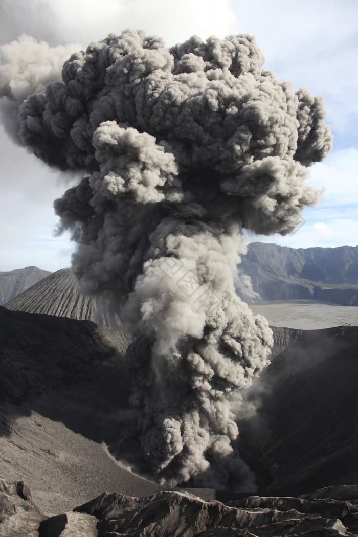 火山浓烟风景摄影插图
