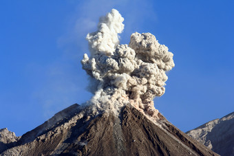 火山山岳喷发烟雾摄影插图