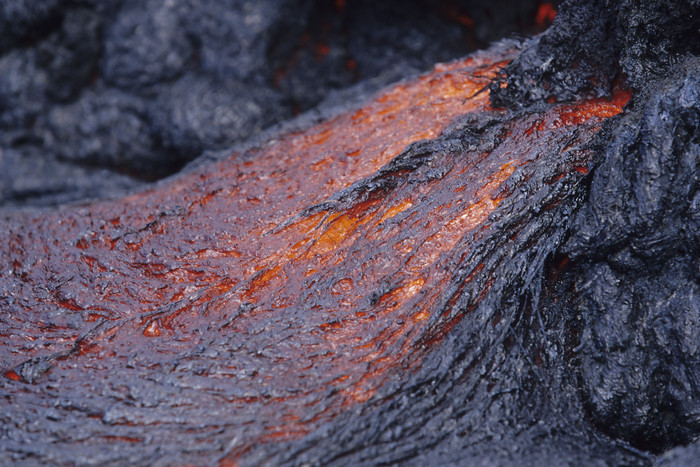岩浆液体的液态的流动的