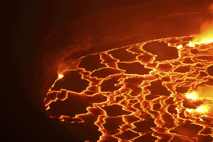 火山喷发熔浆插图