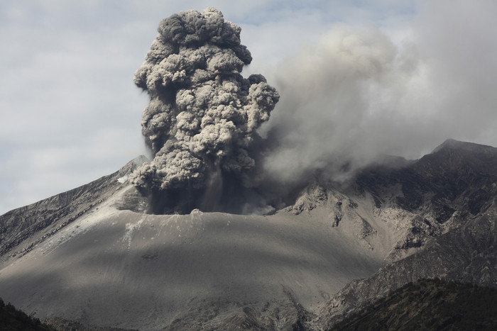 火山灰风景摄影插图