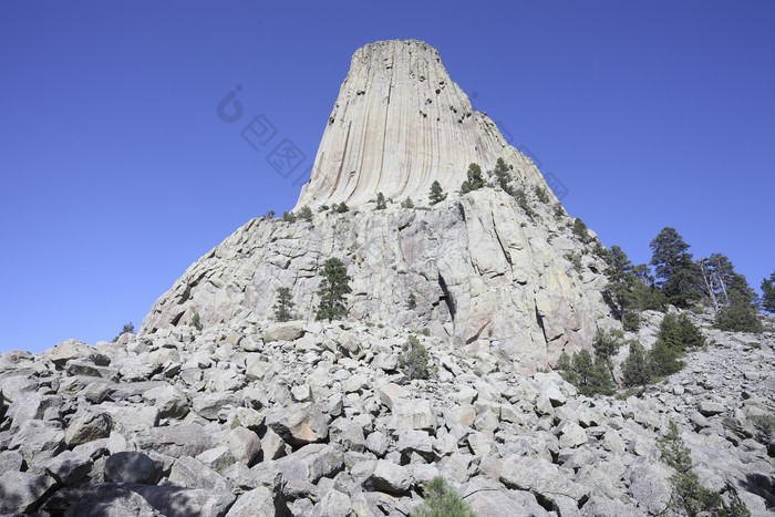 陡峭的响岩斑岩地质
