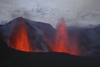 火山爆发岩浆灾害摄影插图