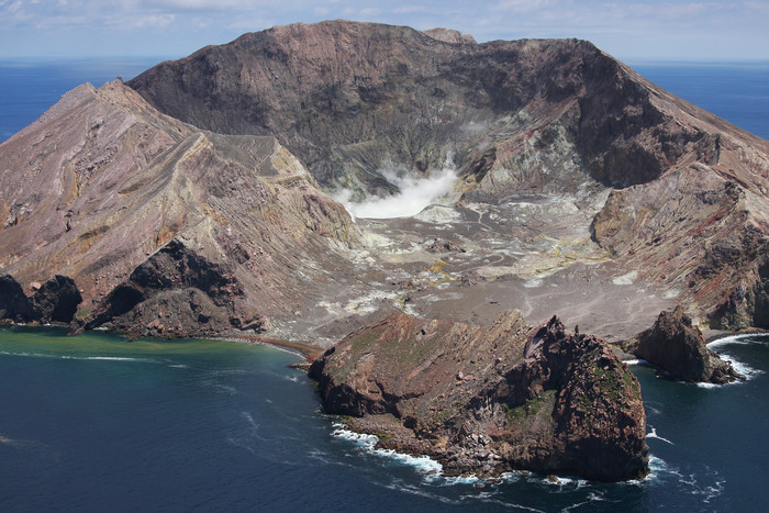 火山岛屿摄影风景插图