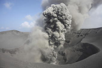 火山喷发烟摄影图