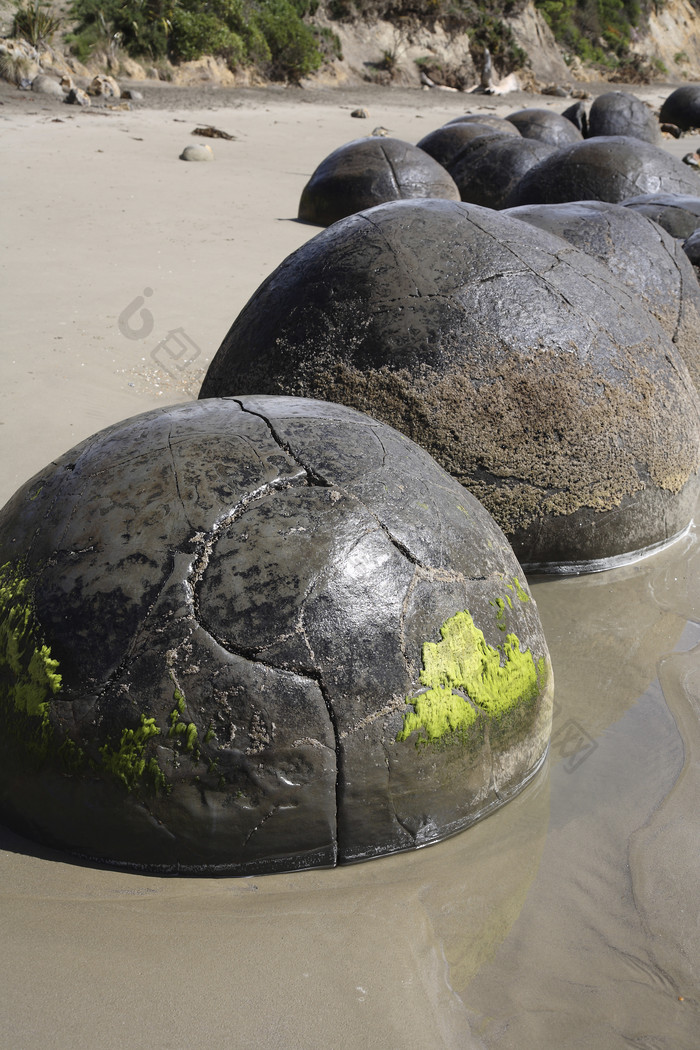 沙滩岩石泥岩摄影插图