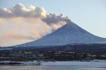 火山活跃摄影插图