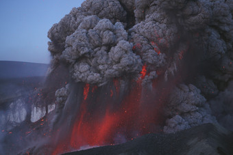 火山岩浆灾害摄影插图
