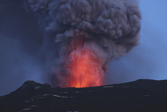 自然灾害火山<strong>喷发岩浆</strong>摄影插图