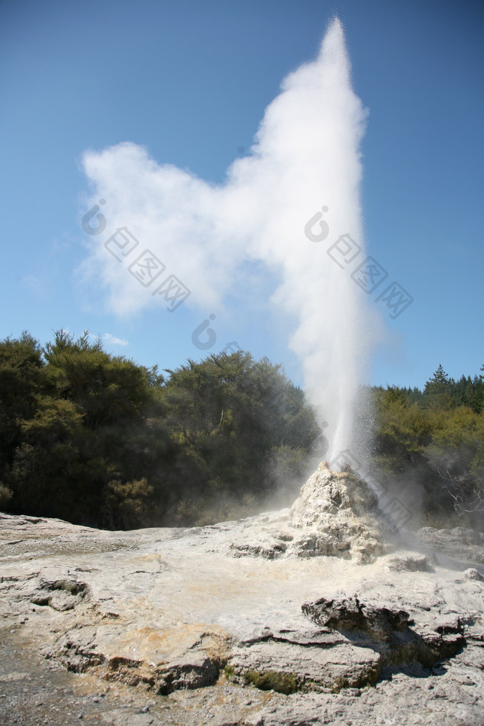 火山喷发地下水摄影插图