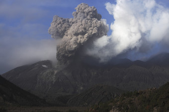 自然灾害火山<strong>爆发</strong>摄影插图